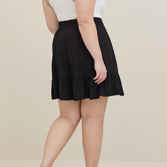 GOTH TORRID GOTH 80'S BUTTON FRONT TIERED MINI SKIRT - CHALLIS BLACK 1 1X 14 16 - Picture 5 of 5